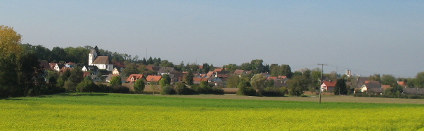 Tele-Blick nach Südwesten von Dattingen kommend auf Buggingen am 15.10.2007
