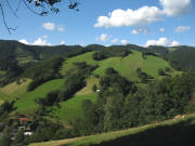 Blick nach Norden �ber Eschbach (links) auf die Mondhalde am 30.7.2007 - oben rechts Hilzih�usle