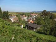 Blick nach Norden �ber Zunzingen mit Kirche (links) bis zum Castellberg am 15.10.2007