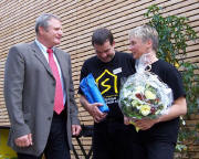 Schulleiter Zeiser , Stefan Saumer und Ute Schneider-Ritter am 22.9.2007 bei der Er�ffnung