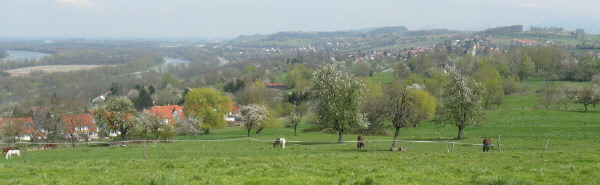 Blick nach Norden von Rheinweiler nach Bamlach und Bad Bellingen am 17.4.2008
