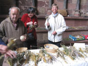Auch am 15.8.2008: Othmar Ballof aus St.Georgen organisiert das Angebot der Kräuterbüschel 