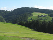 Tele-Blick von "Am Berg" nach Süden übers Hexenloch zu Leiterloch, Steinberg und Kohlplatz  (von links) 
