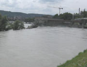 Blick nach S�dwesten zum alten Elektritit�tswerk mit Fu�g�ngerbr�cke �ber den Rhein