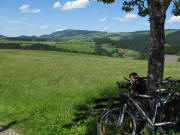 Blick vom Steigweg nach Nordwesten �bers  Wagensteigtal zum Zwerisberg bis hin zum St.Peter und Kandel am 18.8.2008