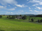 Blick nach Osten von der R�merstrasse Zwerisberg �ber den Fallerhof zu St.M�rgen und Ohmen (rechts) am 18.8.2008
