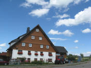 Blick zu Landmaschinen Schuler am Thurner am 18.8.2008