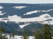 Tele-Blick vom Dreieck am 16.12.2008 nach Norden über Kapfhof, Kapfenmathis und Kernewiesenhof links oben