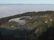 Tele-Blick vom Hohbühl am 23.12.2008 nach Westen über Geiersnest und den Rheintalnebel zu den Vogesen