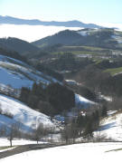 ele-Blick nach S�den �ber den Gerngro�hof im Oberibental zum Nebel des Dreisamtals am 23.12.2008