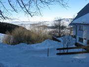 Blick nach Nordwesten vom Kernenhäuslehof am 16.12.2008 ins neblige Rheintal und zum Kandel  