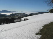 Blick vom Kernewiesenhof nach Westen �bers Bush�usle und St.Peter bis zu den Vogesen am 23.12.2008