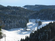 Tele-Blick vom Birkwegerlehof nach S�den ins Schaltkarrendorf am 15.12.2008