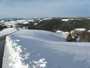 Blick �ber den Steigweg nach Westen in Richtung St.Peter und Kandel - Rufenh�usle rechts am 8.12.2008