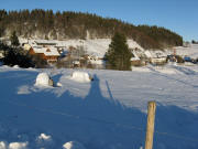 Blick zur Sonnenhalde in Oberibach mit altem Bauernhof am 21-12-2007