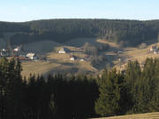 Blick vom Kirnersh�usle nach Westen zu Kirnerhof, Schlegelhof und Paulis-Wirt (von links) am 11.2.2008