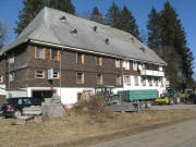 Blick nach Norden zum Schneckenhof am 11.2.2008 - Schneetransporter warten