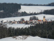 Tele-Blick von der Spirzenstrasse beim Abzweg "Auf der Spirzen" nach Norden auf St. M�rgen am 3.2.2008