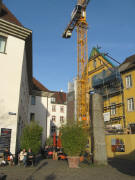 lick nach Norden am 29.1.2008 zum Granitblock von Ulrich Rückriem am Augustinerplatz - rechts Museumsbaustelle
