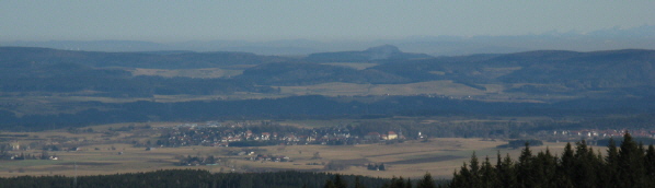 ele-Blick vom Hochfirst oberhalb Titisee-Neustadt nach Osten über die Baar mit Donaueschingen am 11.1.2008 - Kirche Hüfingen links - Hegauberge oben