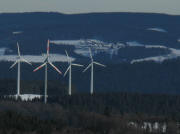 Blick vom Kandel nach Osten zu den Windrädern vor Neukirch am 22.12.2007 