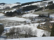 Blick vom Parkplatz Kapfenhof nach Nordwesten am 22.12.2007 - Kapfenhof rechts