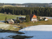 Blick vom Wanderparkplatz "Balzer Herrgott 854 m" nach Osten zum Unterfallengrundhof am 8.1.2008