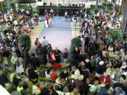 Blick von der Storchenschule in die Reithalle am 13.7.2008 - beaucoup de monde