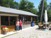 Gerda Sch�uble (links) und Mariele Matt am Gugelst�ble 19.6.2008