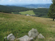 Blick von Tote Mann nach Nordwesten am 5.8.2008 �ber Stollenbacher H�tte und Ruheberg in Richtung Freiburg