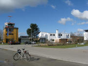 Blick nach S�dwesten zum Tower Flugplatz Freiburg am 5.3.2008