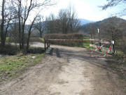 Blick nach Süden am 9.3.2008 an der Krummbachbrücke: Vollsperrung des Krüttwegs nach 100en von Jahren