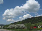 Blick nach Norden am 3.5.2008 auf Kregelbach - Busse und Wolken