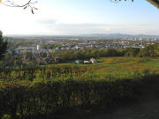 Blick nach Westen vom Spemannplatz �bers Weinbauinstitut und Vauban zum Kaiserstuhl am 17.10.2008