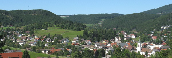 Blick von Schlicht nach Nordwesten �ber Lenzkirch ins Urseetal (links) und Haslachtal bis Saig am 9.9.2008