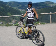 Biker am Start der Downhill-Strecke vom Hasenhorn (1065 m) nach Todtnau (600 m) am 27.8.2009