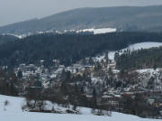 Blick von der Trenschel-Loipe nach Westen �ber Lenzkirch zum Hochfirst am 12.3.2009