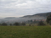 Blick vom Pfilbuck nach Westen  �ber Feldberg zum Wanderparkplatz Stalten und K�hberg (links) am 4.2.2009