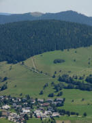 Tele-Blick vom Blößling am 29.7.2009 nach Osten über Bernau zur Schnepfhalde