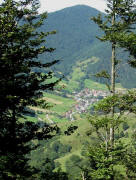Blick nach Westen vom Pr�ger Eck �ber Pr�g hoch zum Nollenkopf am 29.7.2009