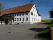 Blick nach Norden zum Gasthaus zum Kreuz in Buggenried am 17,.5.2009