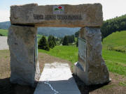 Blick nach Osten zum "Tor zum Wehratal" beim Sattel des Hochkopfs am 23.5.2009