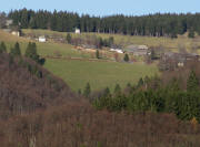 Tele-Blick nach Norden �ber die Anh�he 880 Helmiseck zu Stohren und Gie�h�bel am 19.11.2009