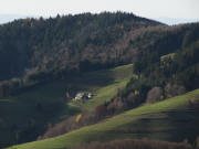 Tele-Blick nach S�dwesten von der  Anh�he 880 Helmiseck zum Oberen Gipfhof am 19.11.09