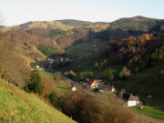 Blick vom Steinbrunnen nach Norden �ber Spielweg zum Helmiseck und Sittener Berg (oben links) am 19.11.2009