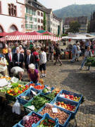 Blick über den Münstermarkt nach Osten zum Schloßberg am 22.9.2009