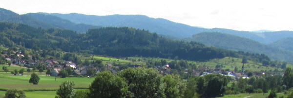 Tele-Blick von der Hochburg nach Süden auf Sexau am 6.9.2009