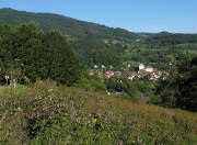 Hausen am 20.9.2010: Blick nach Osten (von Tegernau kommend) - lins oben die Hohe M�hr