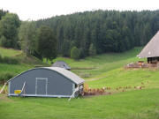 Blick nach Norden zum H�hnerstall am Hinterbauernhof 1.9.2010