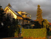 Hummelhof am 17.8.2010 - Abendsonne vor einem Gewitter